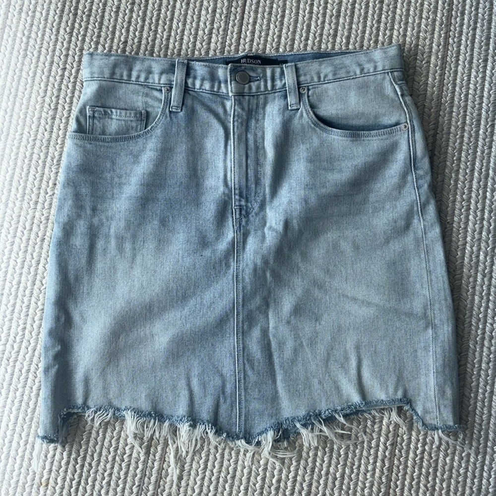 Hudson - Los Angeles al- LuLu Jean Skirt Woman’s Size 27